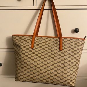 Authentic Michael Kors Tote Purse